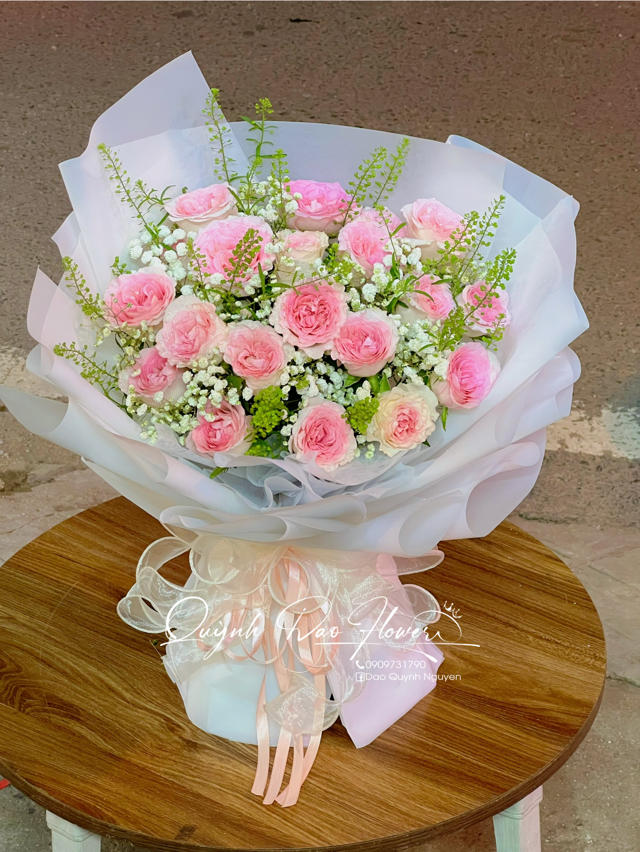 Bó hoa hồng mix baby