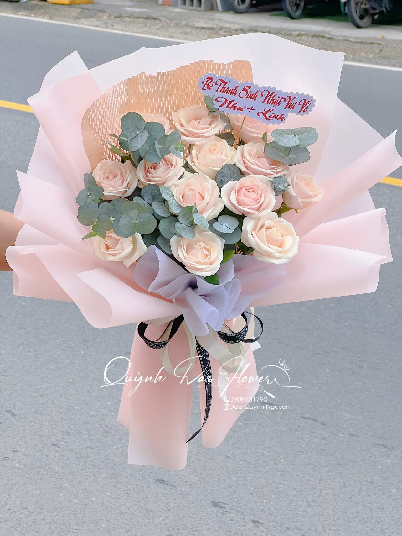 Bó hoa Hồng kem dâu thủ Đức 