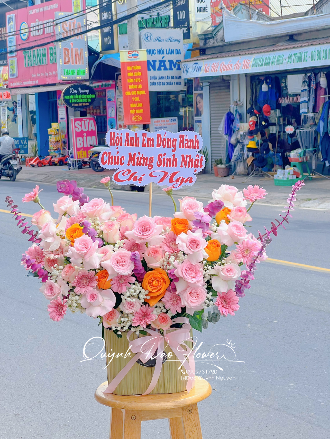 Giỏ hoa màu hồng xinh tại Thủ Đức 