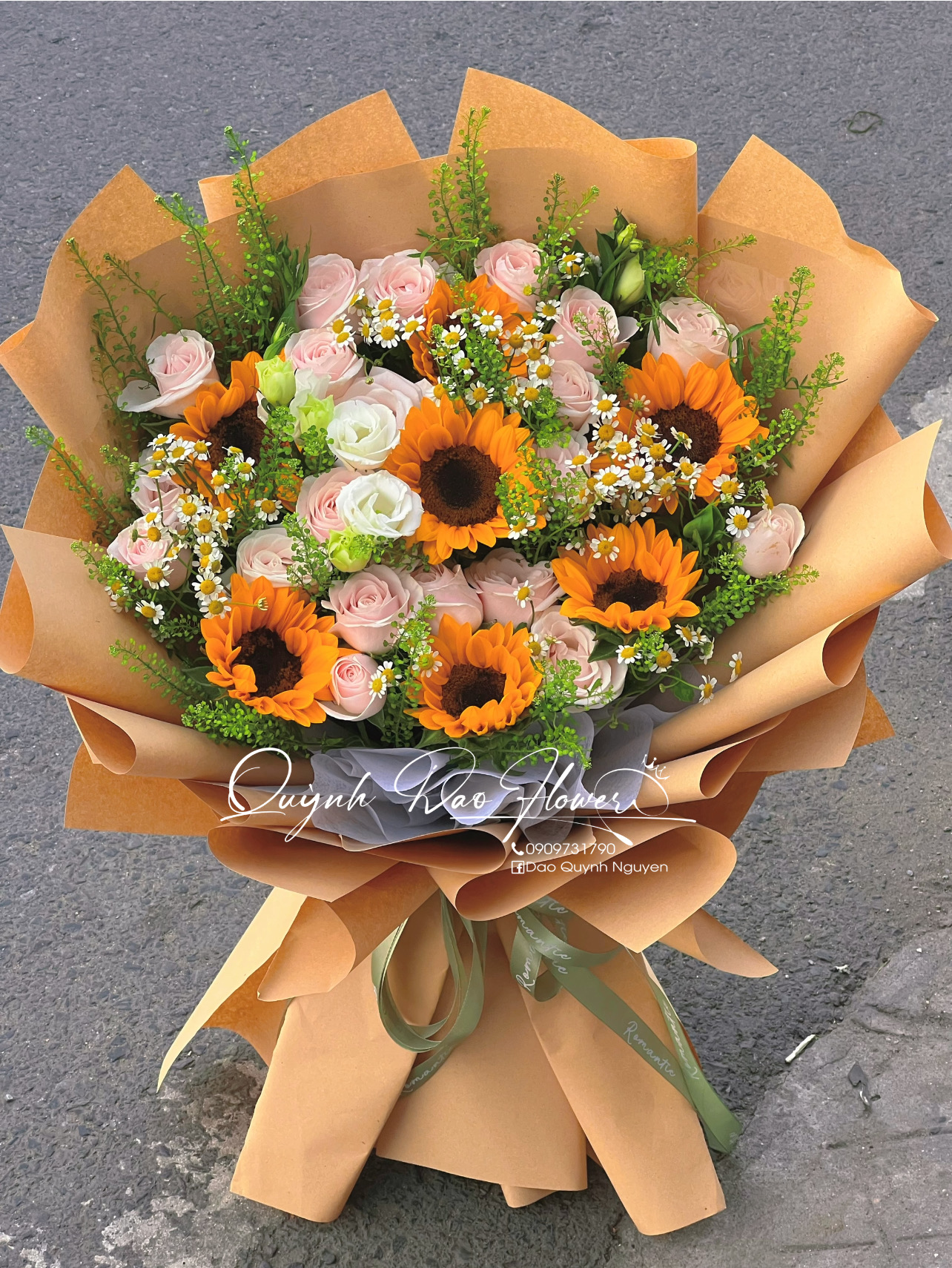 Hoa tốt nghiệp bó to