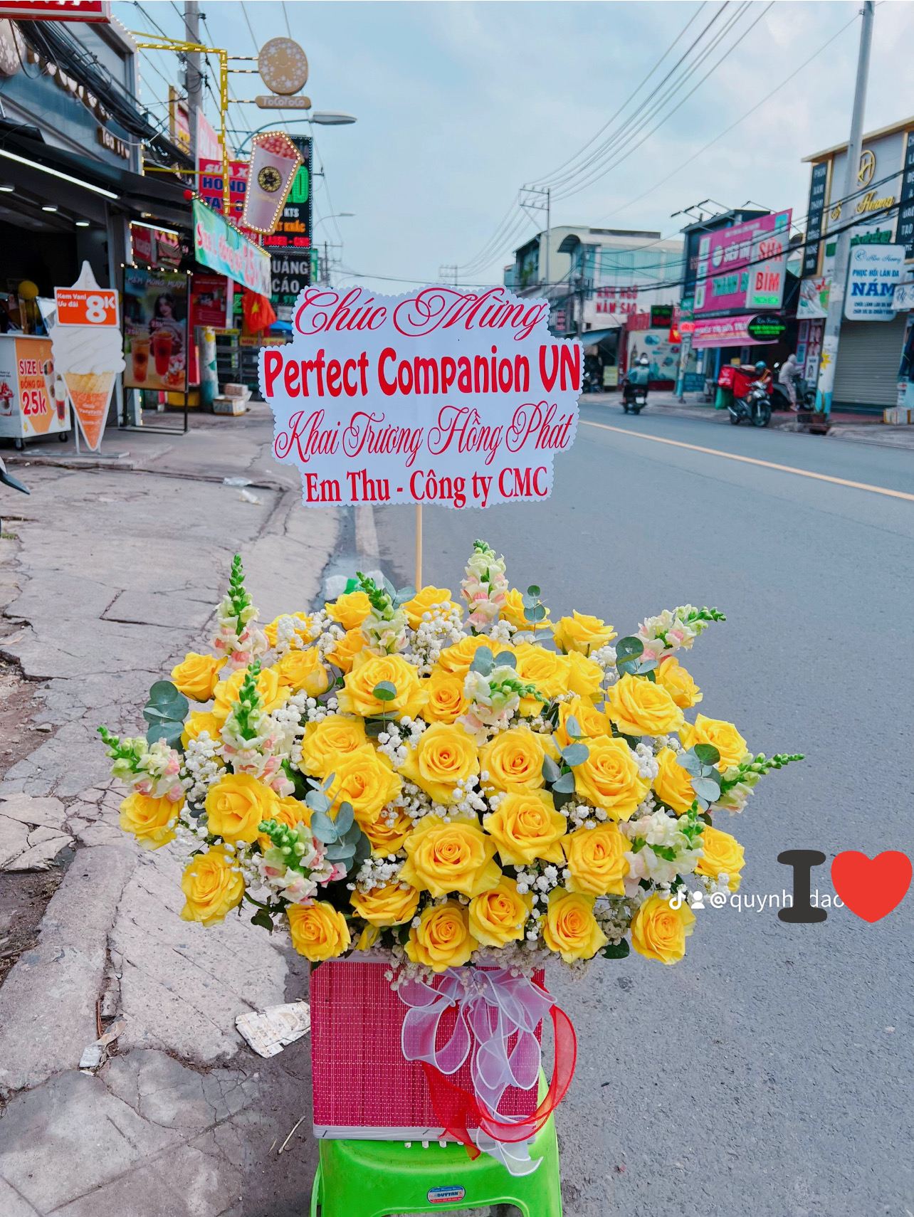 Giỏ hoa Hồng vàng tặng khai trương 
