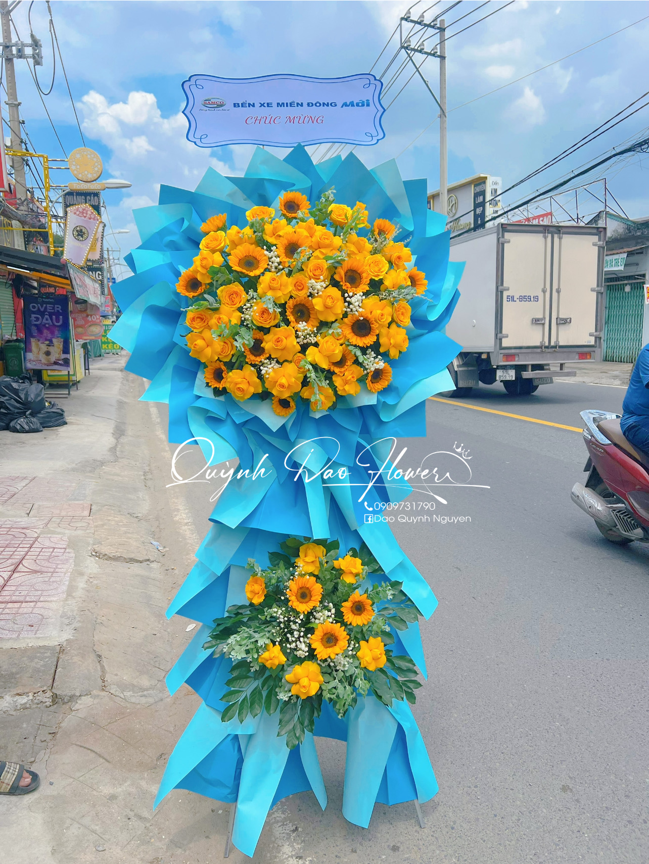 Kệ hoa chúc mừng hướng dương 