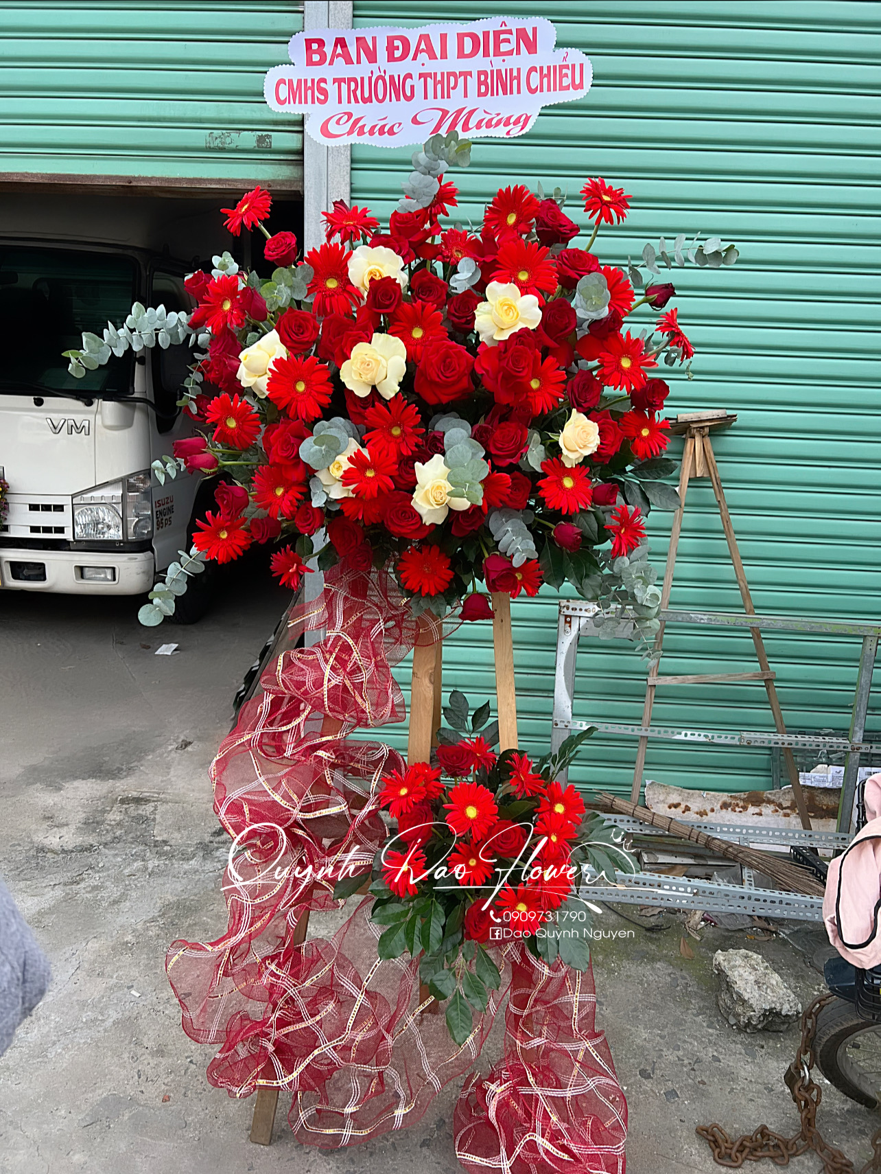 Hoa khai trương tone đỏ