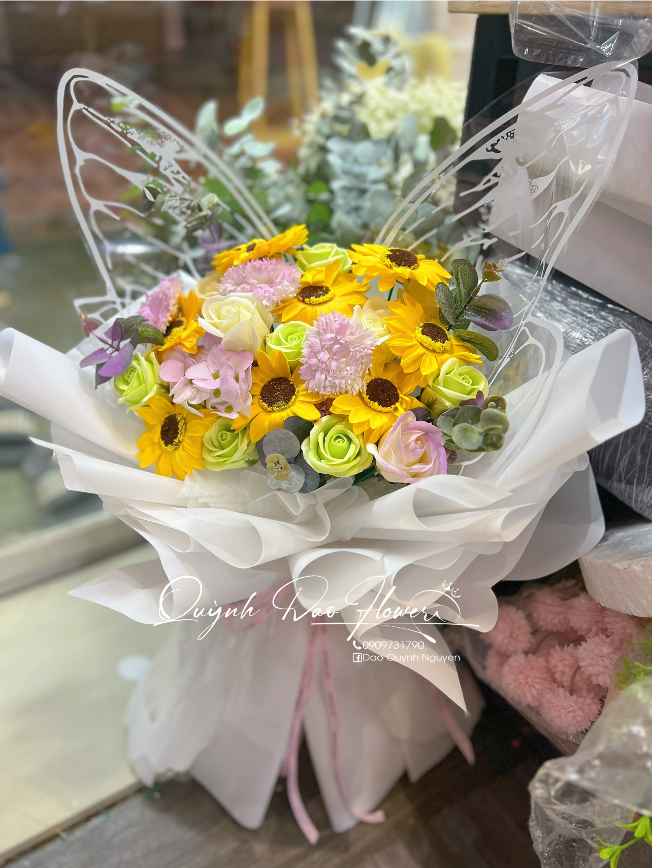 Bó hoa cánh bướm 