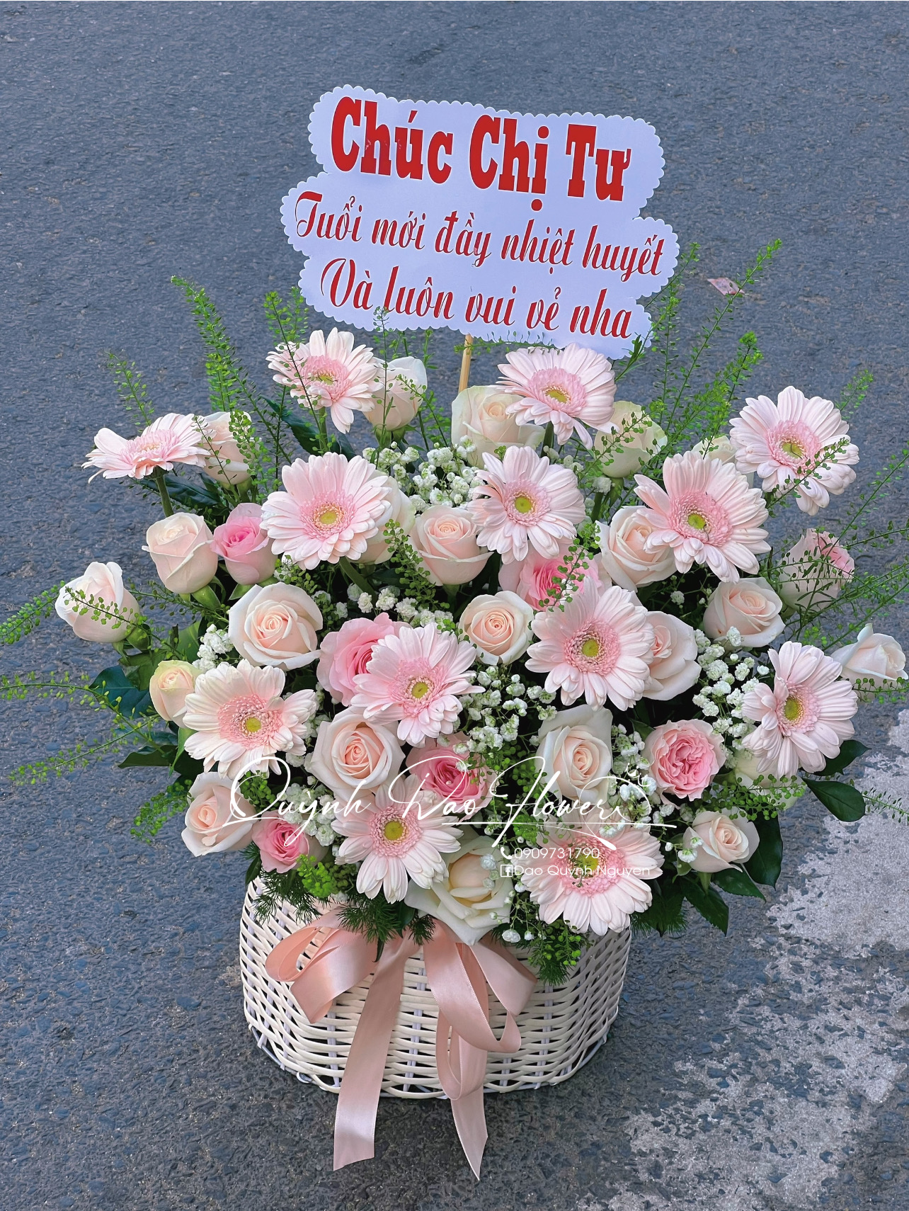 Giỏ hoa hồng tone paster