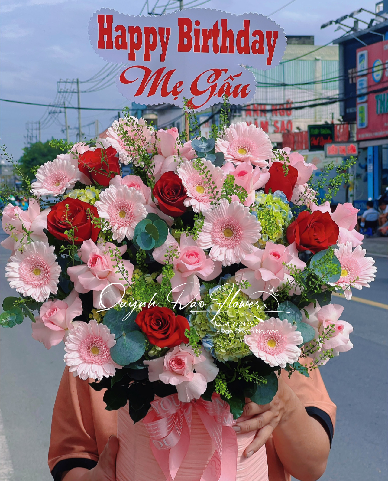 Giỏ hoa đồng tiền Hồng  thủ Đức 
