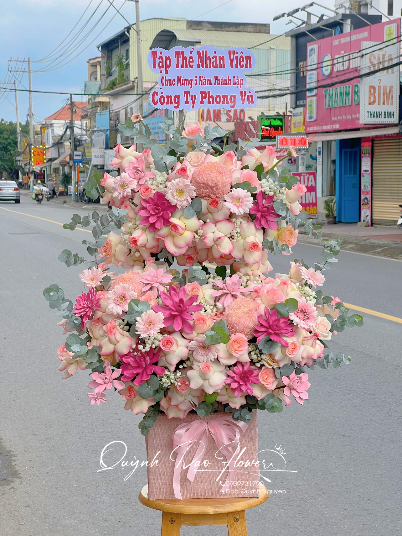 Giỏ hoa 2 Tầng Thủ Đức 