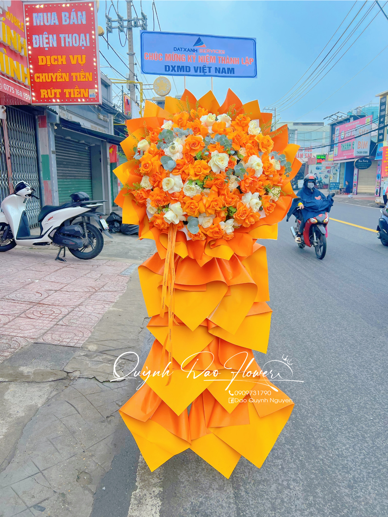 Kệ hoa chúc mừng quận Phú nhuận 