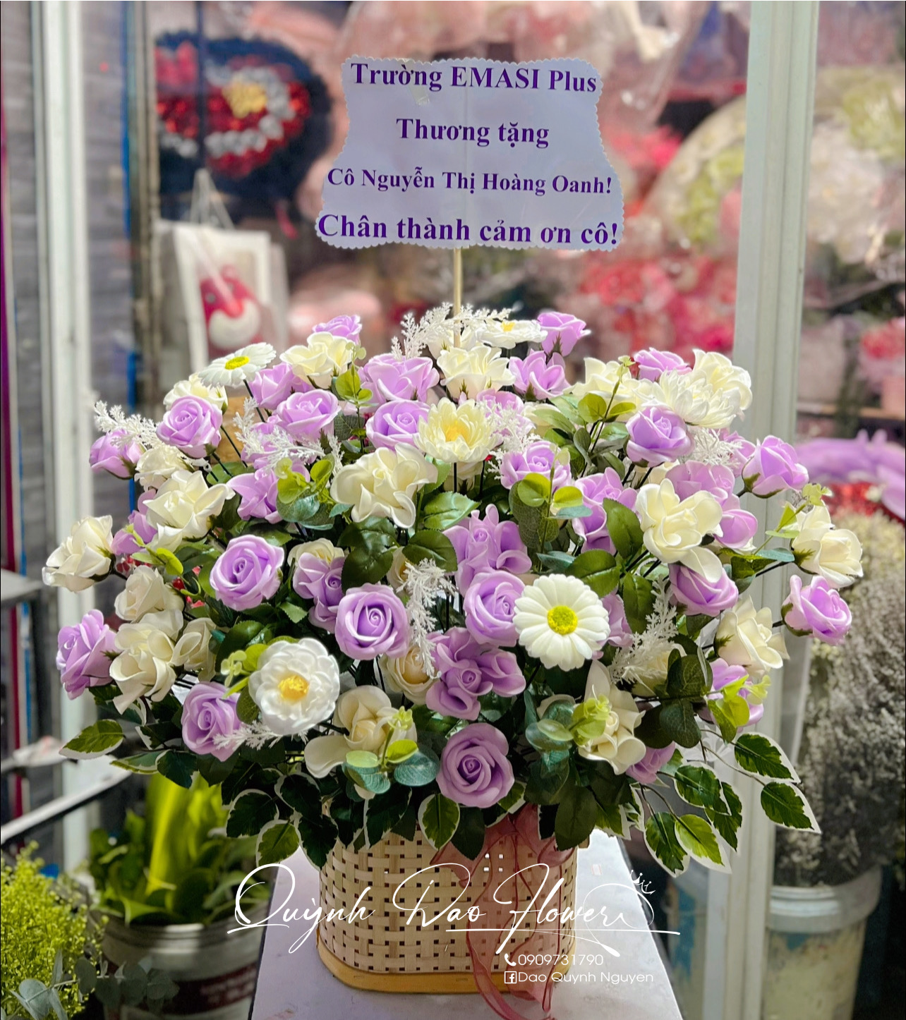 Lẵng , giỏ hoa sáp màu tím 