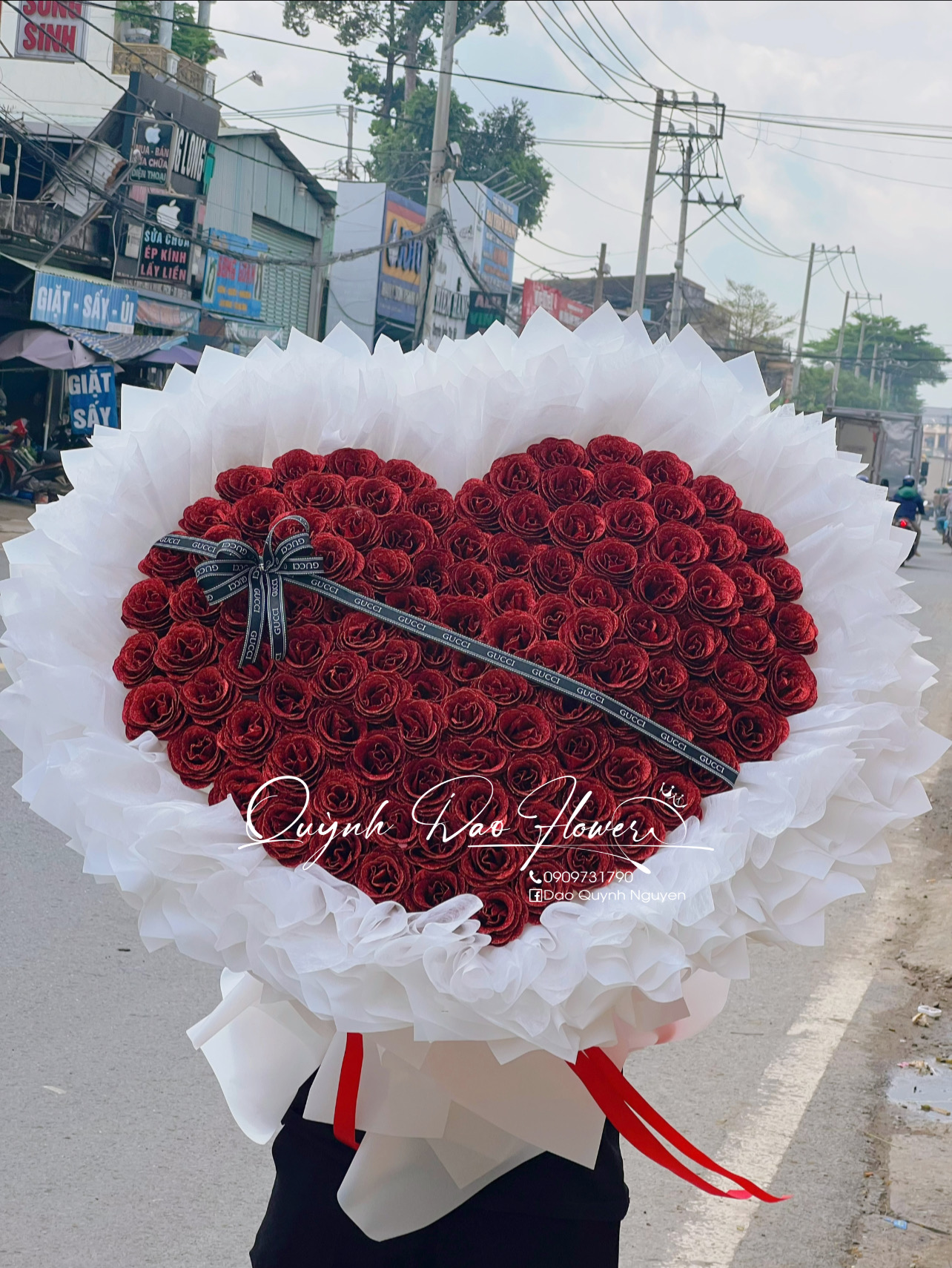 Bó hoa trái tim 99 bông thuận an 
