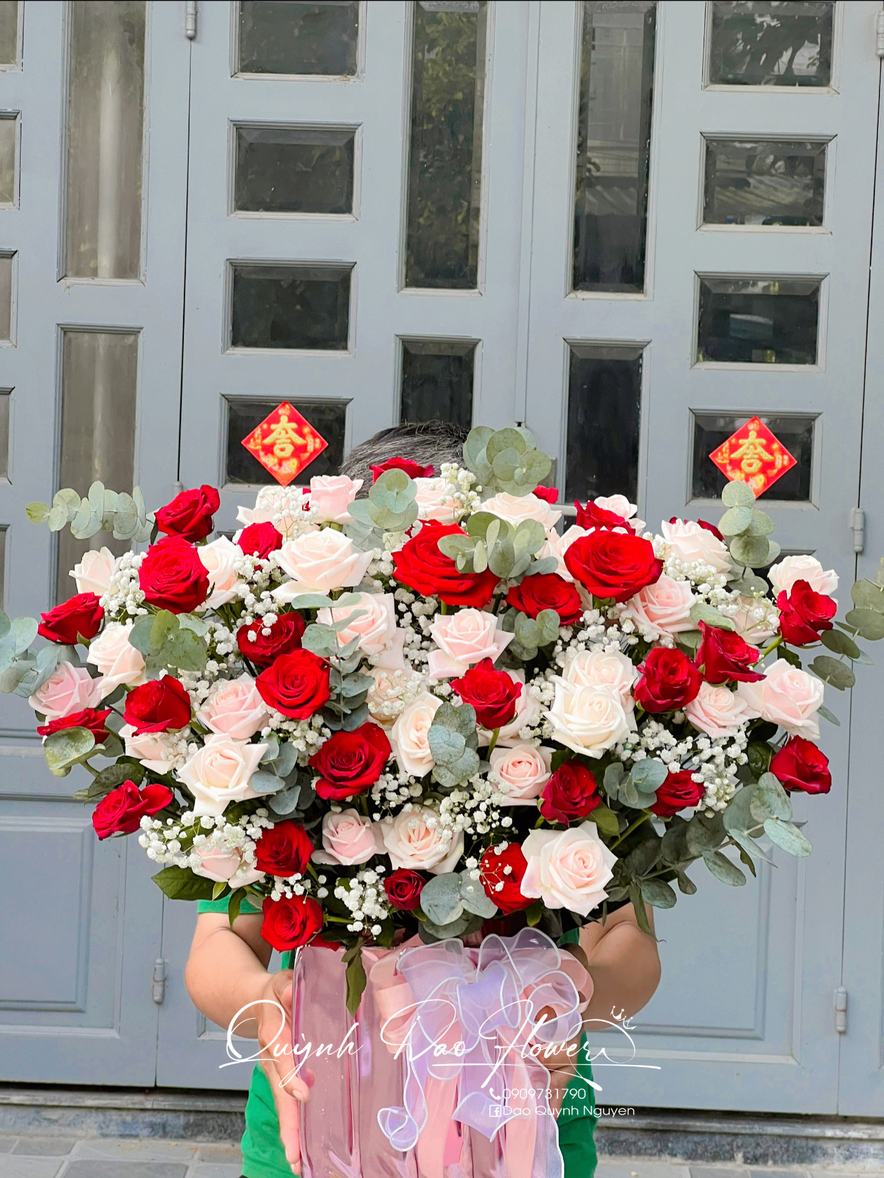 Giỏ hoa mix đỏ hồng tặng khai trương 