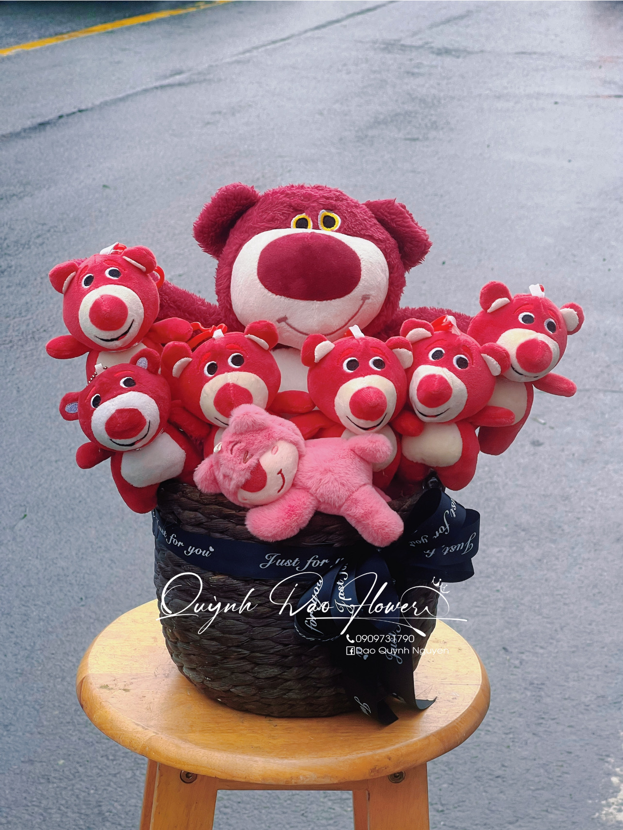 Giỏ hoa gấu dâu