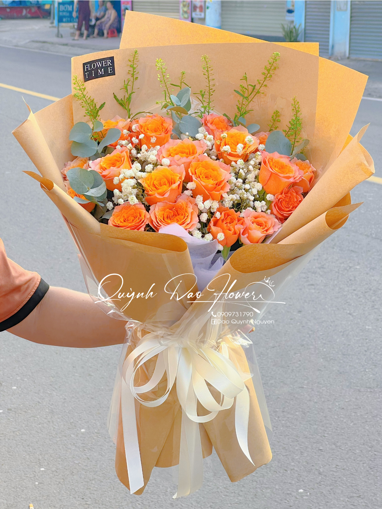 Bó hoa tốt màu cam