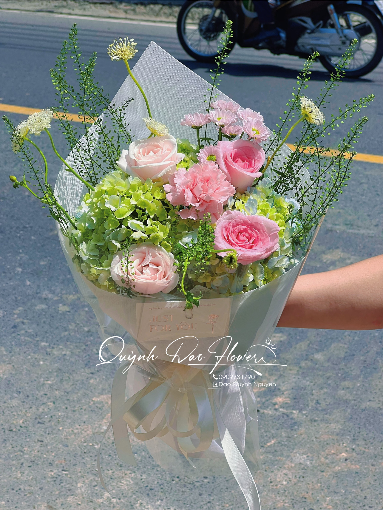 Bó hoa Cẩm Tú cầu mix hoa hồng 