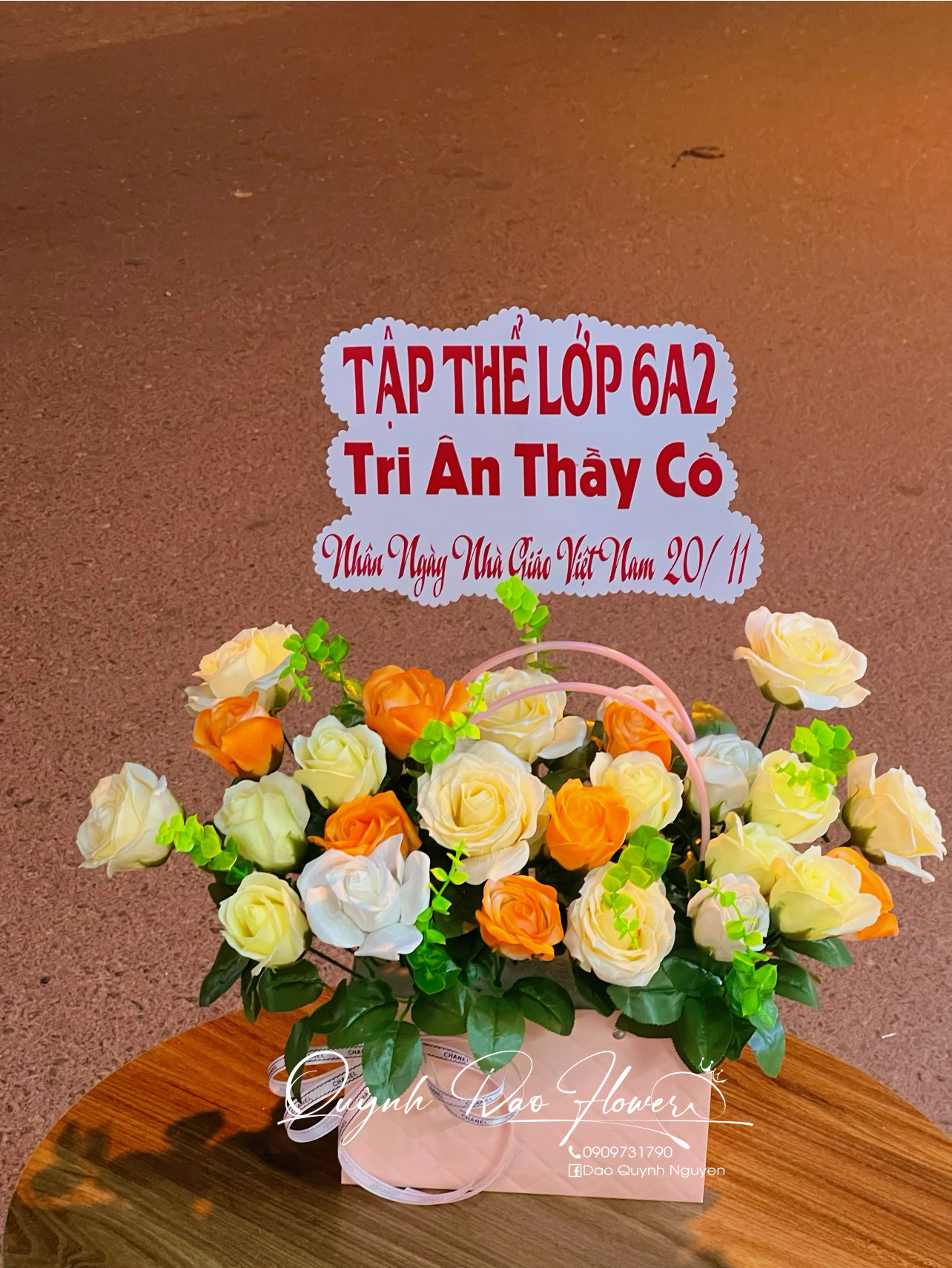 Giỏ hoa sáp tri ân thầy cô