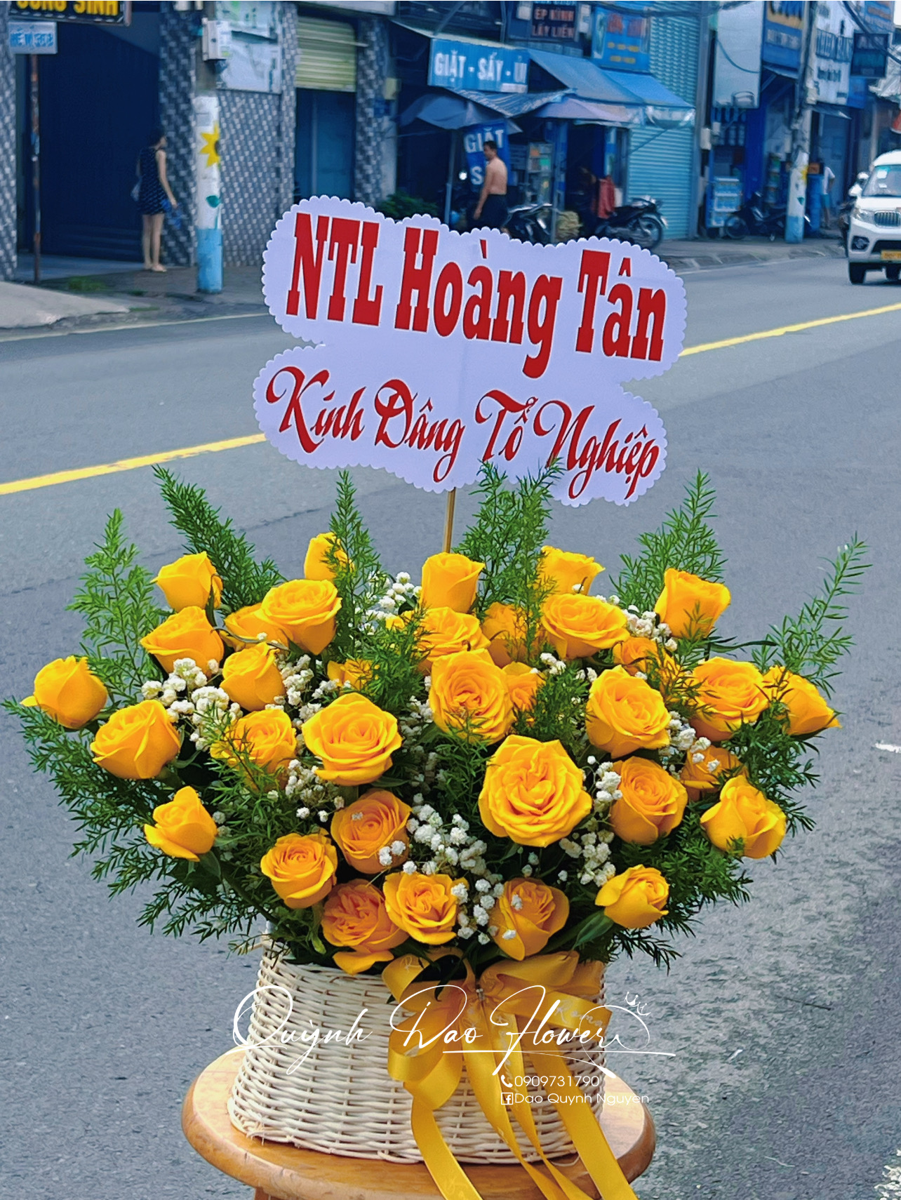 Giỏ hoa hồng vàng 