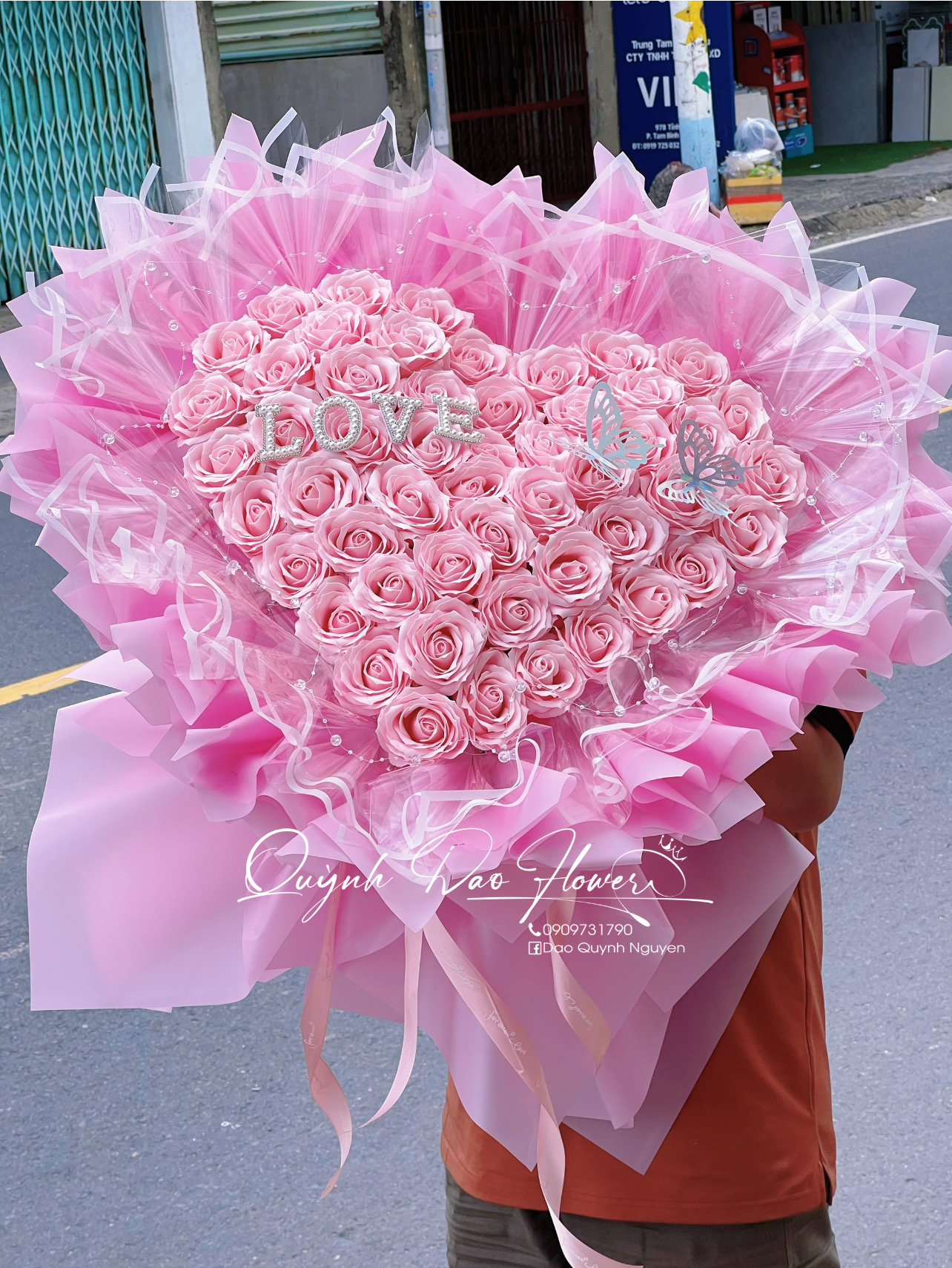 Bó hoa sáp tim hồng 20/10