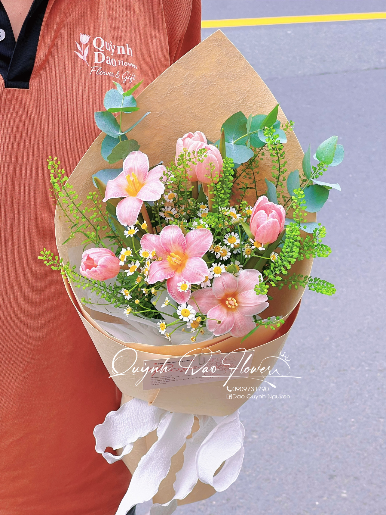 Bó hoa tulip hồng 7 bông