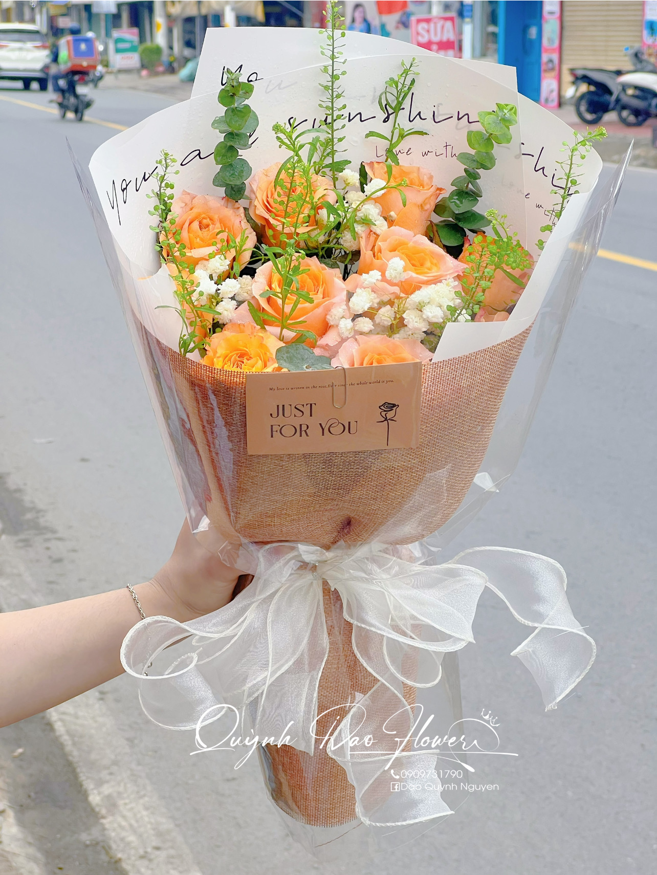 Bó hoa tone cam đẹp 