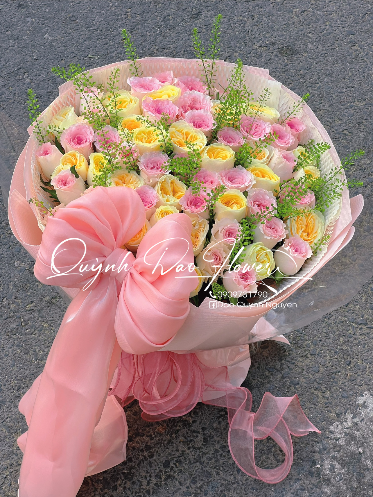 Bó hoa vàng mix hồng khổng lồ
