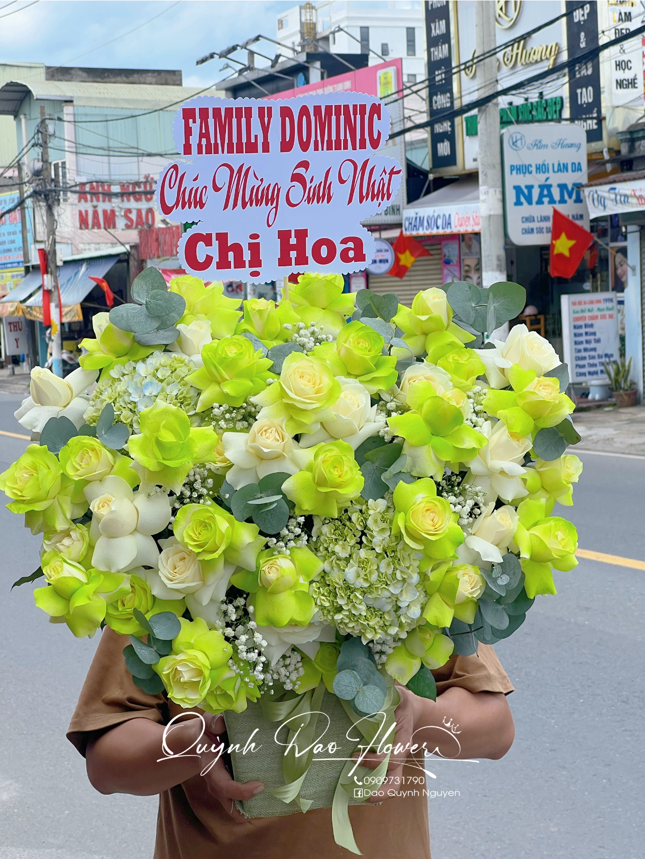Lẵng hoa xanh lá