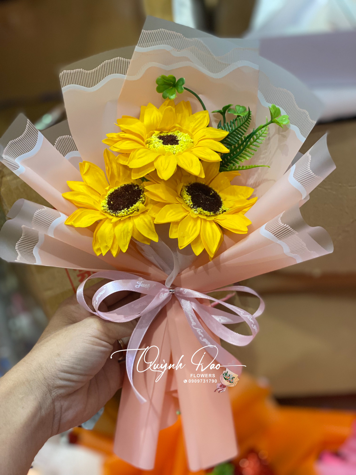 Bó hoa hướng dương sáp 3 bông tặng cô