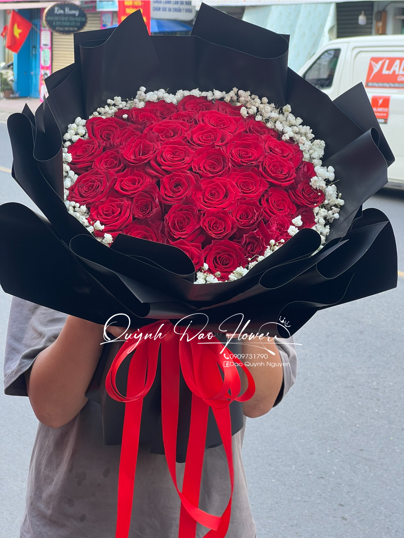 Bó hoa hồng tròn mix baby