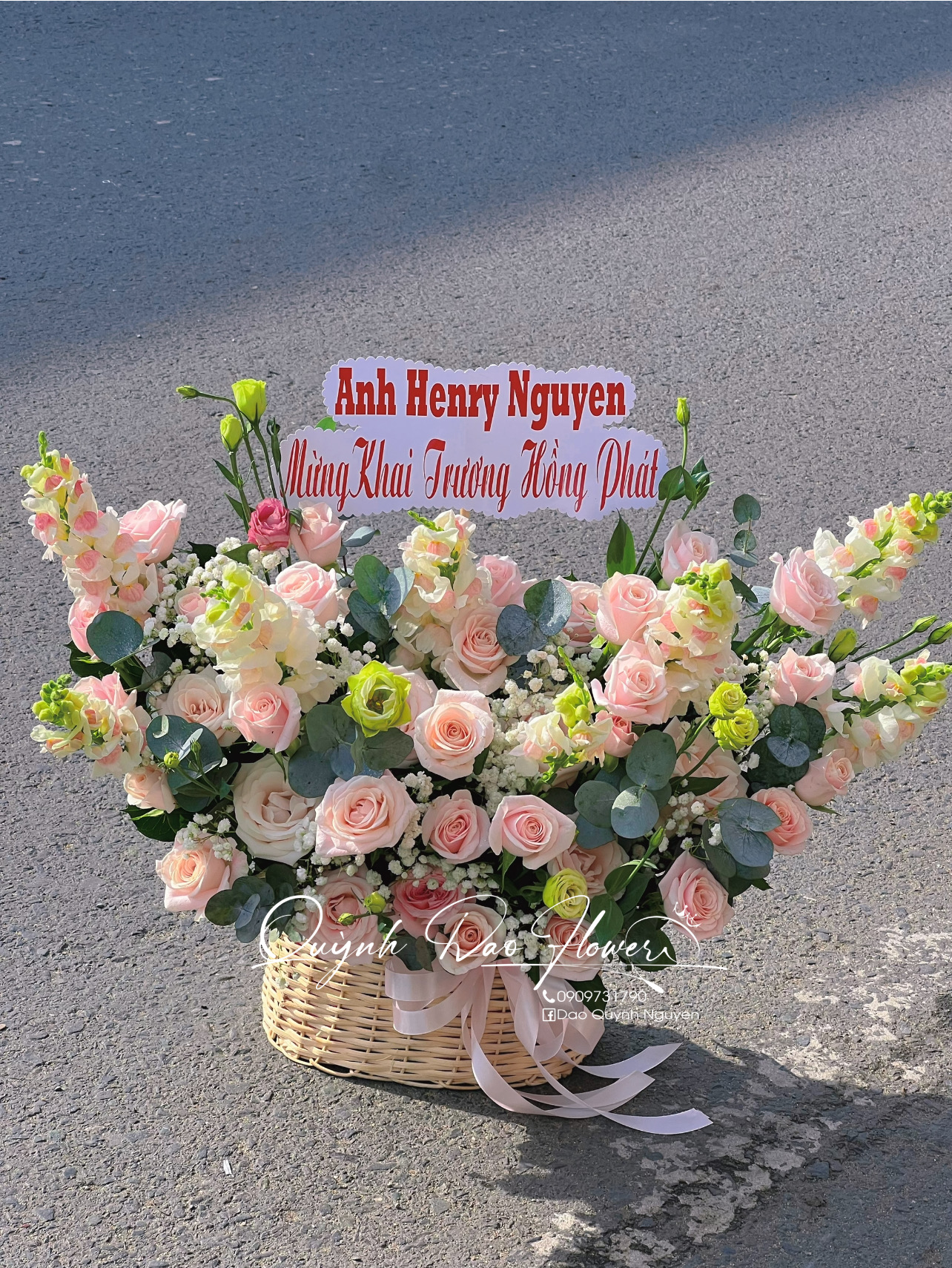 Giỏ hoa sói hồng