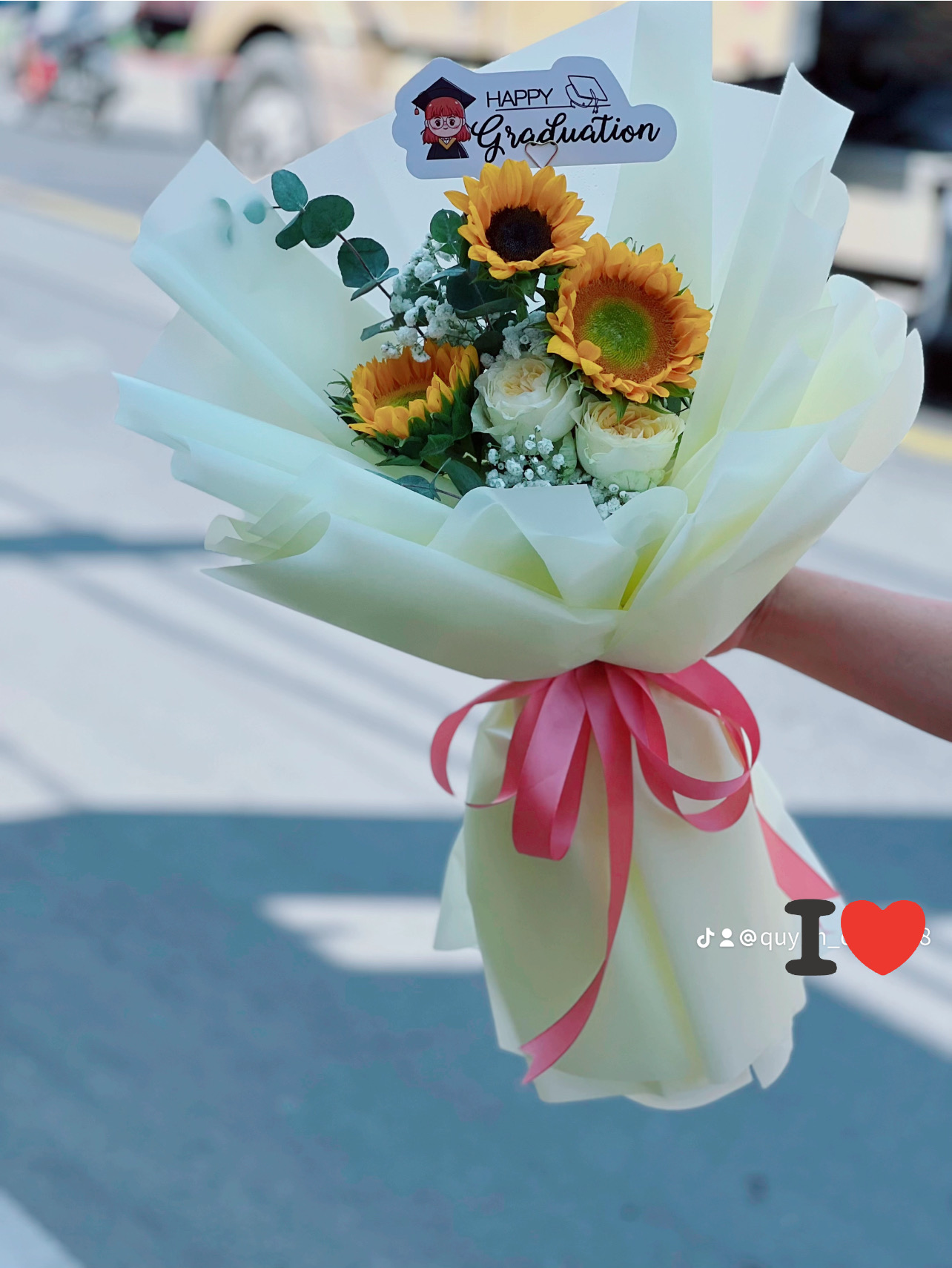 Bó hoa tốt nghiệp nhỏ, rẻ, shop hoa gần trường học 
