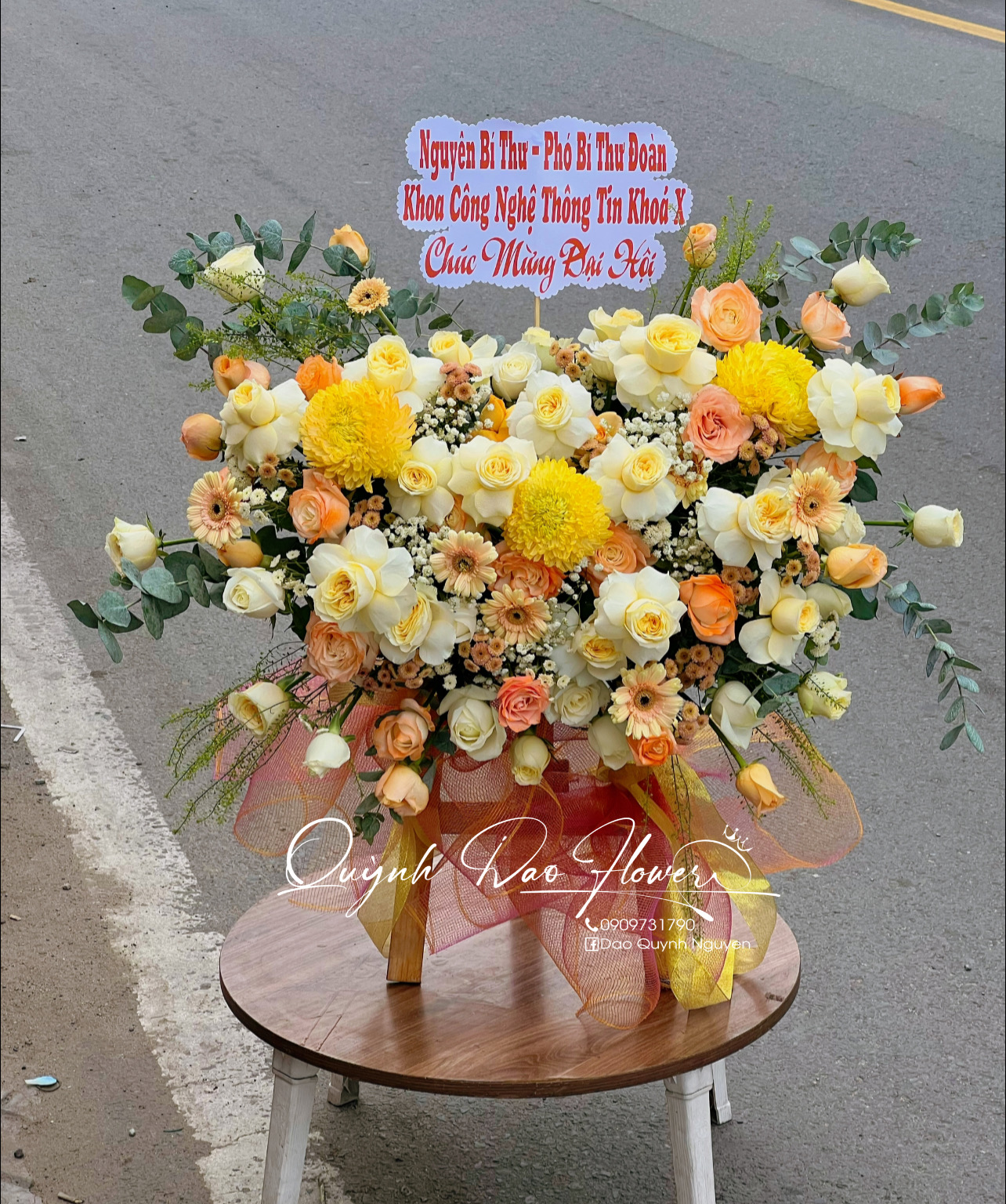 Kệ khai Trương mini Tone vàng 