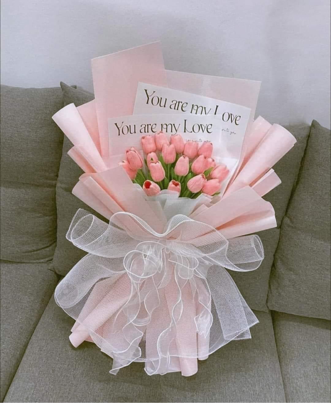 Bó hoa tulip màu hồng  tặng người thương 