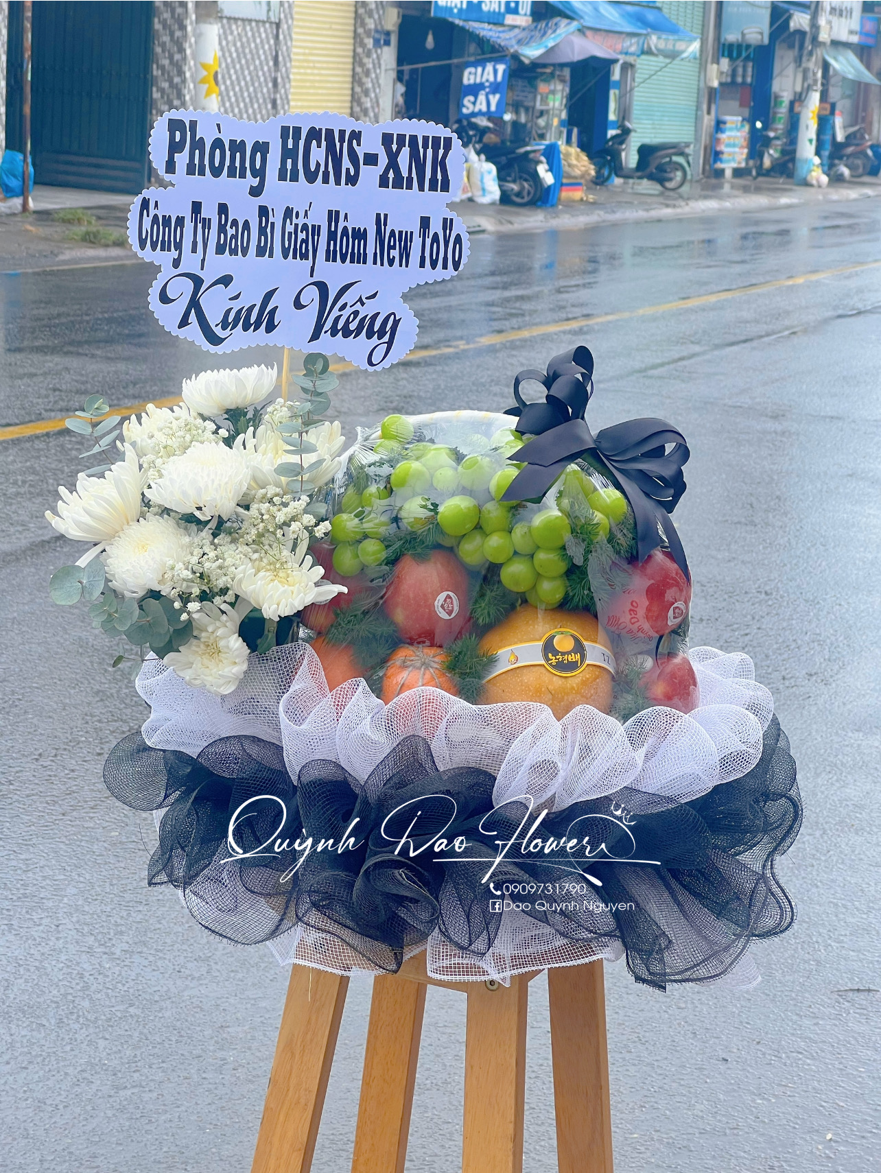Giỏ trái cây viếng Dĩ An