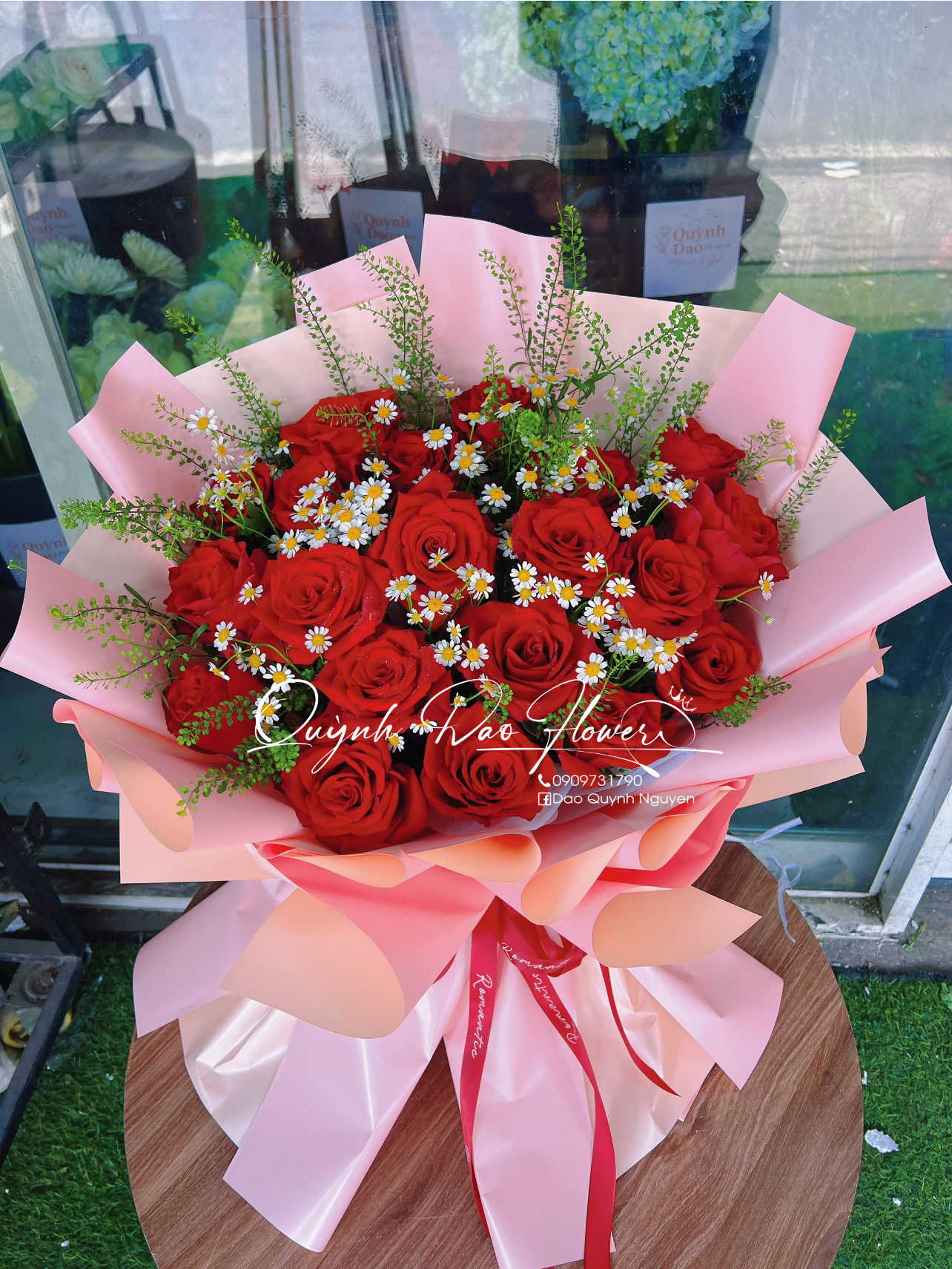 Hoa đỏ tặng bạn