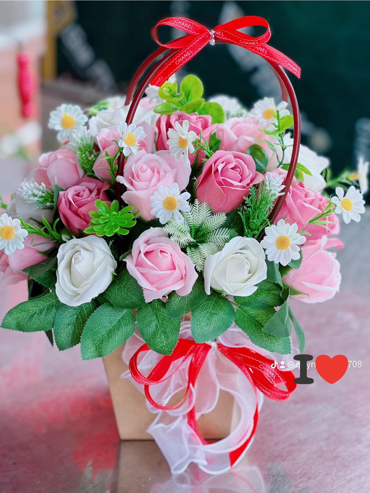 Giỏ hoa sáp tone Hồng nhỏ xinh