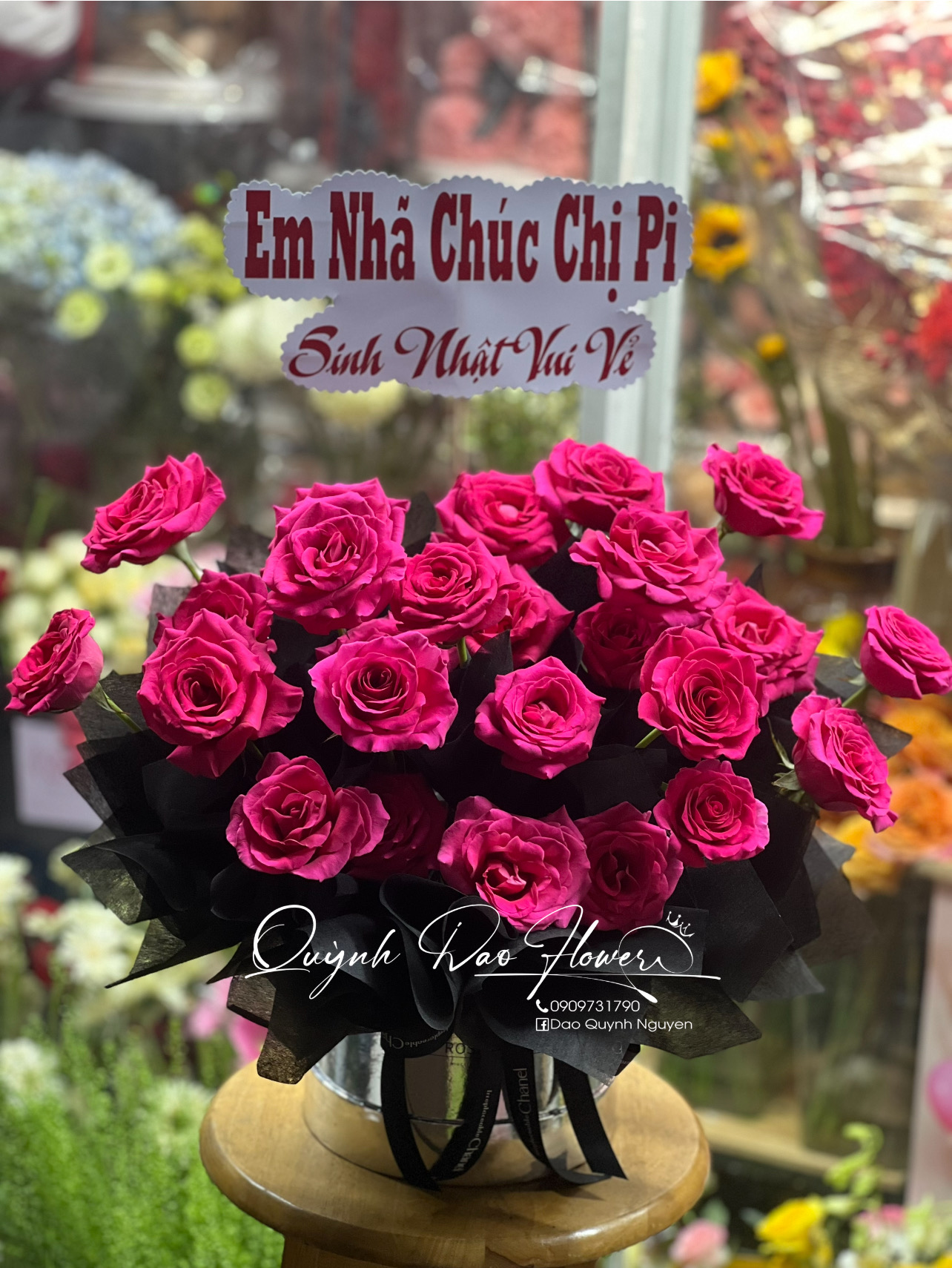 Hộp hoa black pink