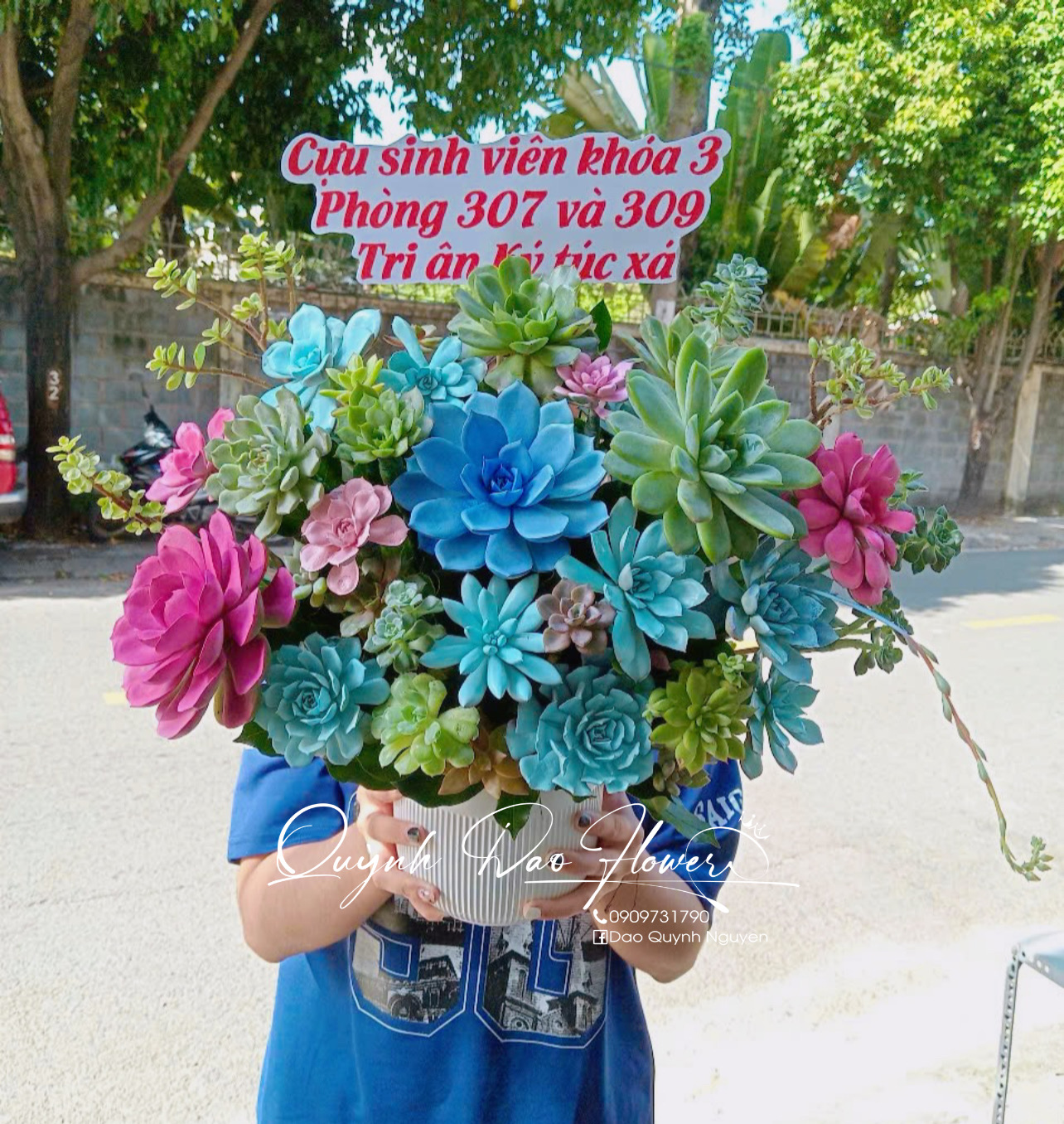 Giỏ hoa sen đá to đẹp 