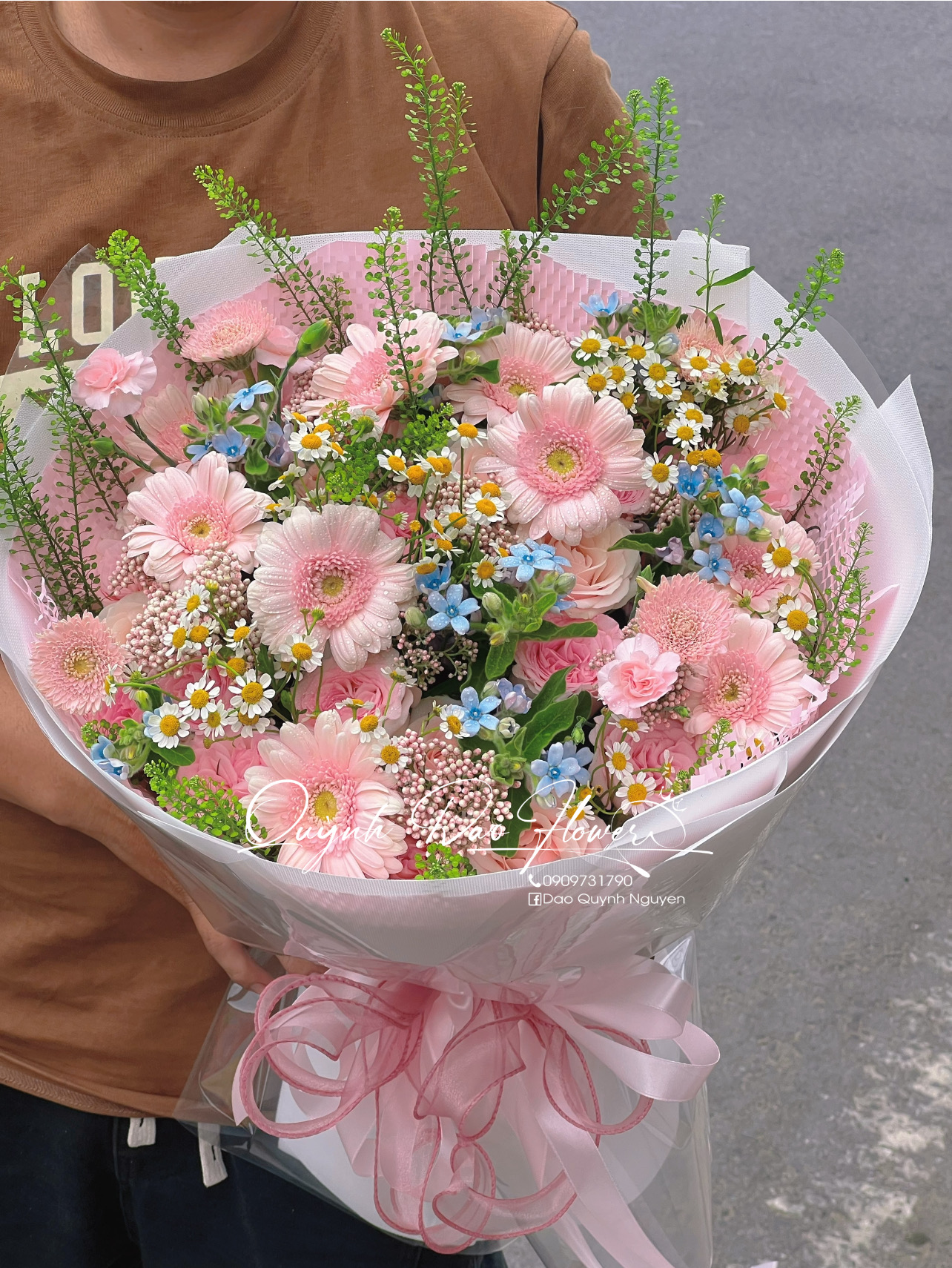 Hoa lam tinh mix hoa hồng 