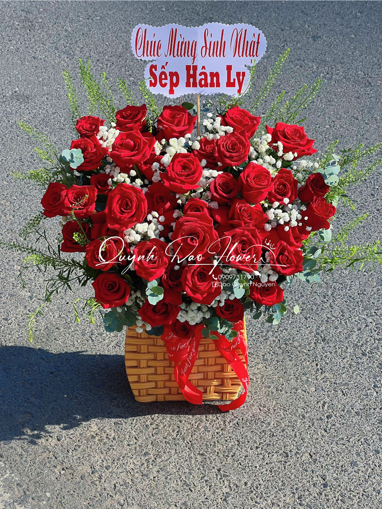 Giỏ hoa hồng đỏ mừng tân gia