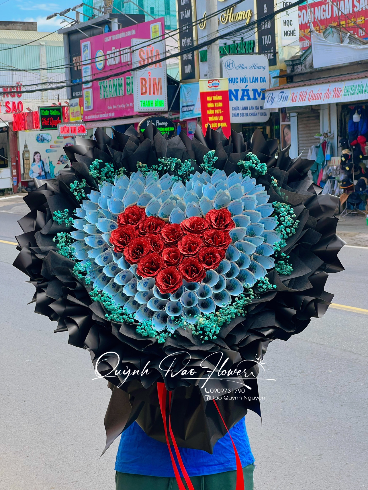 Bó hoa tiền 100 tờ 20k