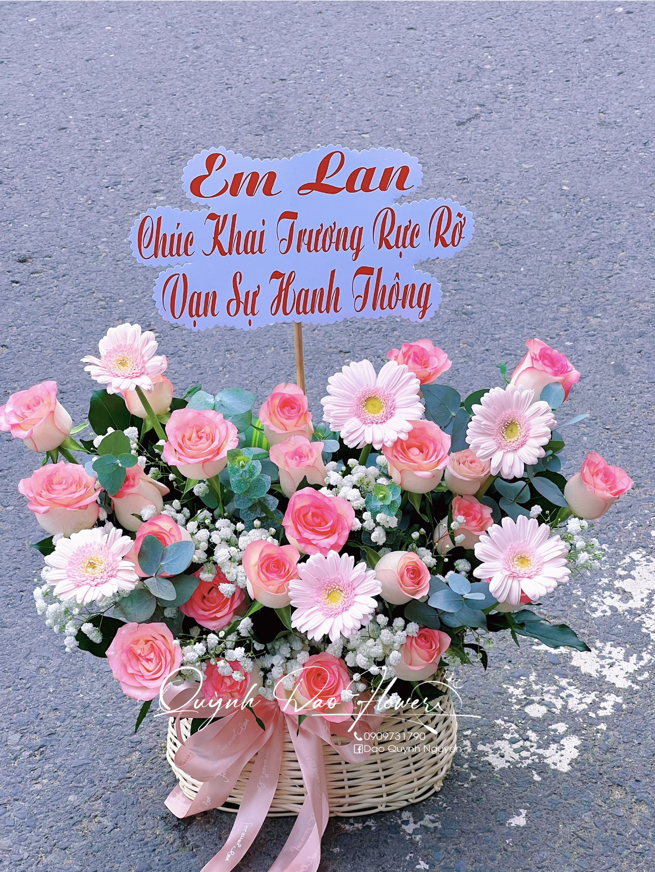 Giỏ hoa hồng nhỏ 20/10