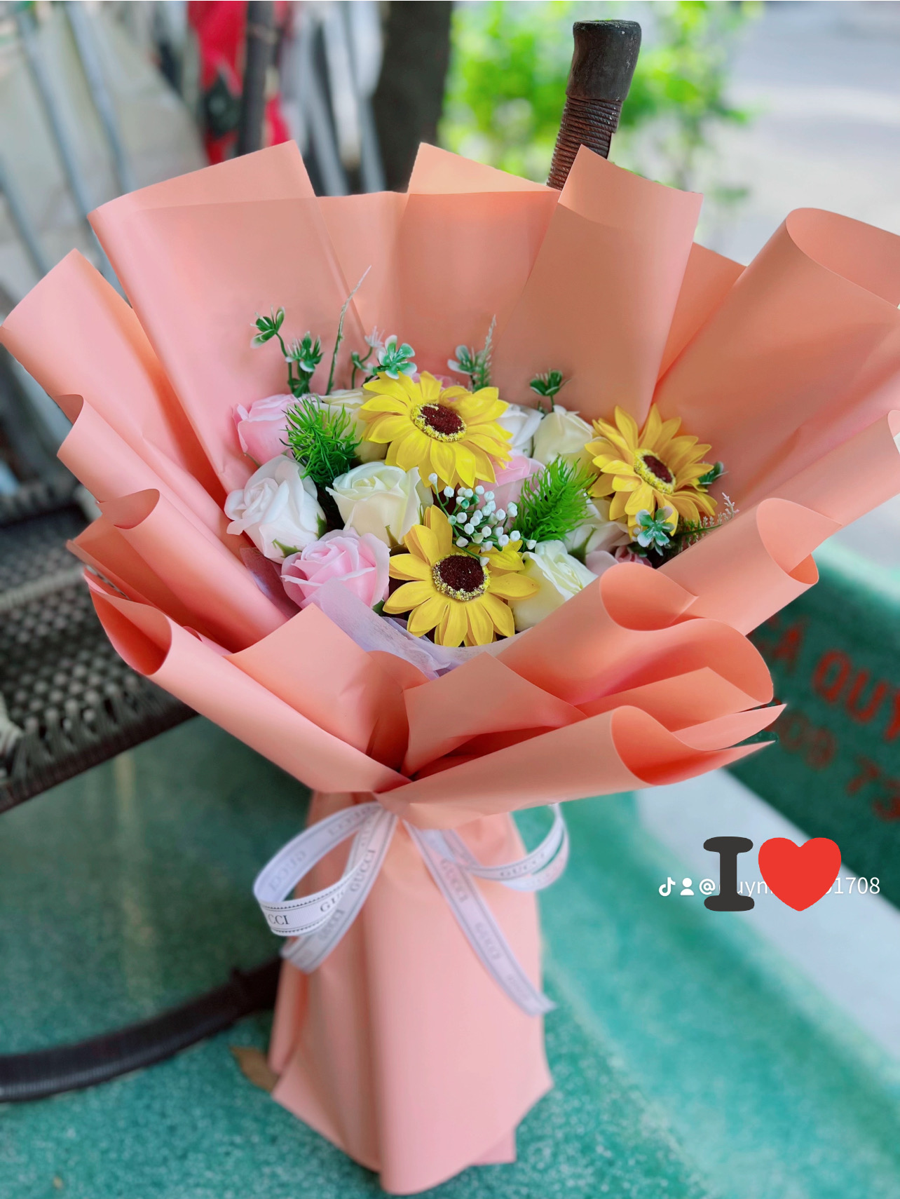 Bó hoa sáp tặng lễ trưởng thành 
