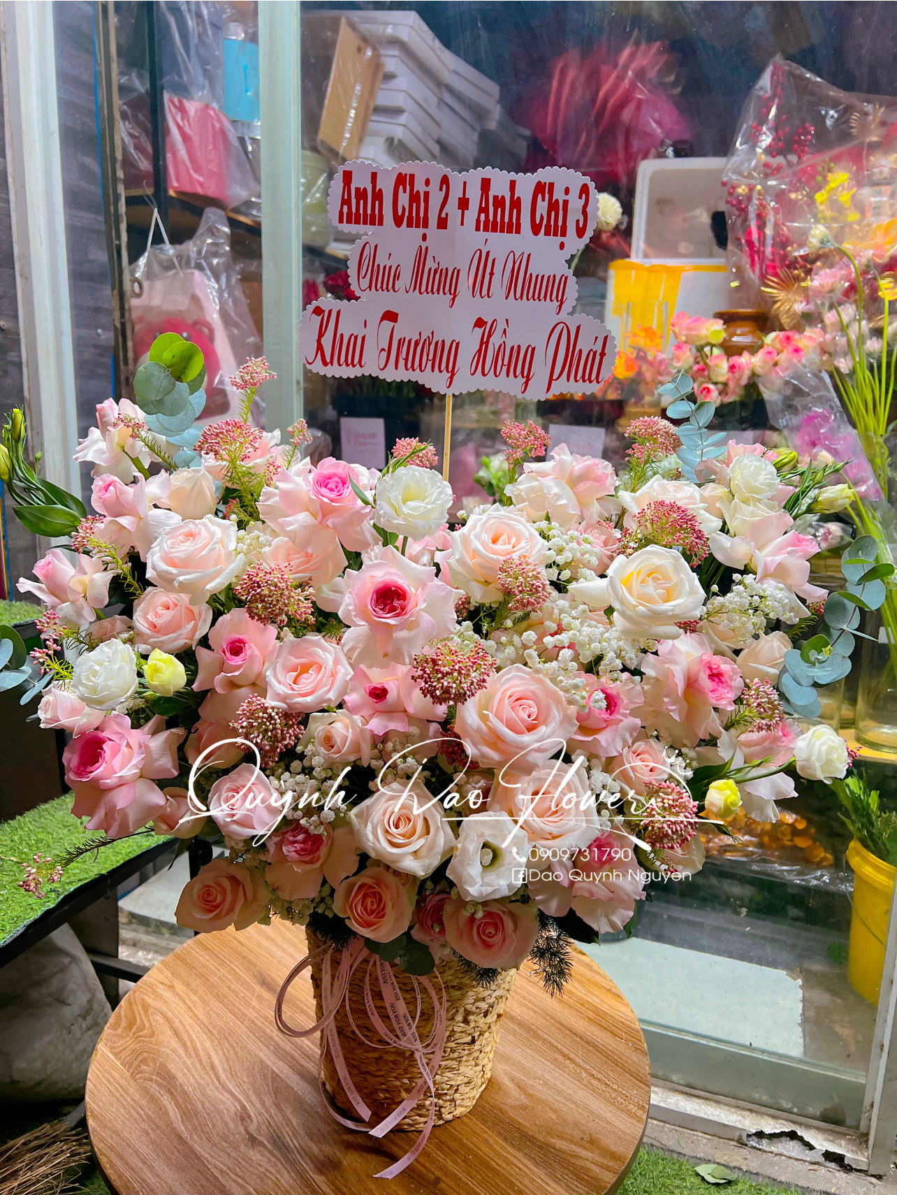 Giỏ hoa tươi chúc mừng 