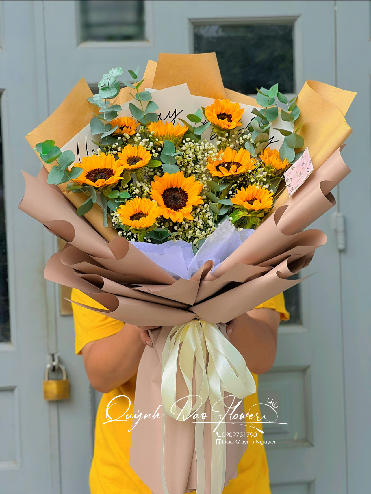 Bó hoa hướng dương to đẹp tặng tốt nghiệp, lễ tri an