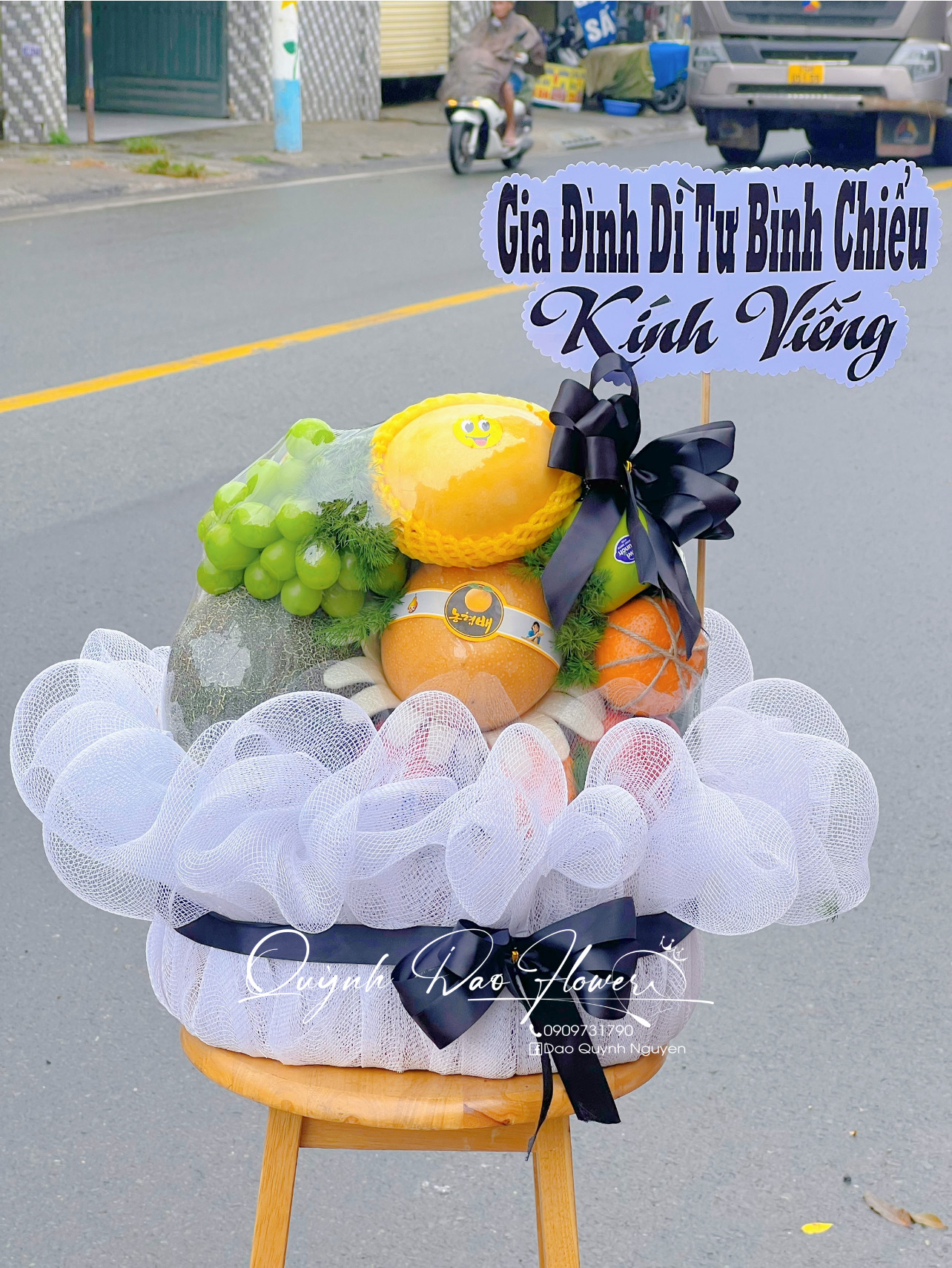 Giỏ trái cây viếng Bình Hoà 