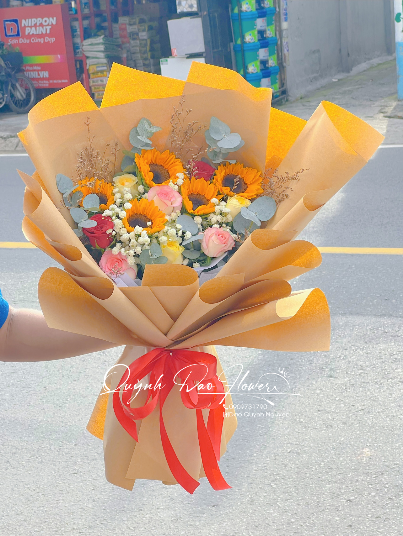 Bó hoa hướng dương gần trường đại học sư phạm kỹ thuật Thủ Đức 