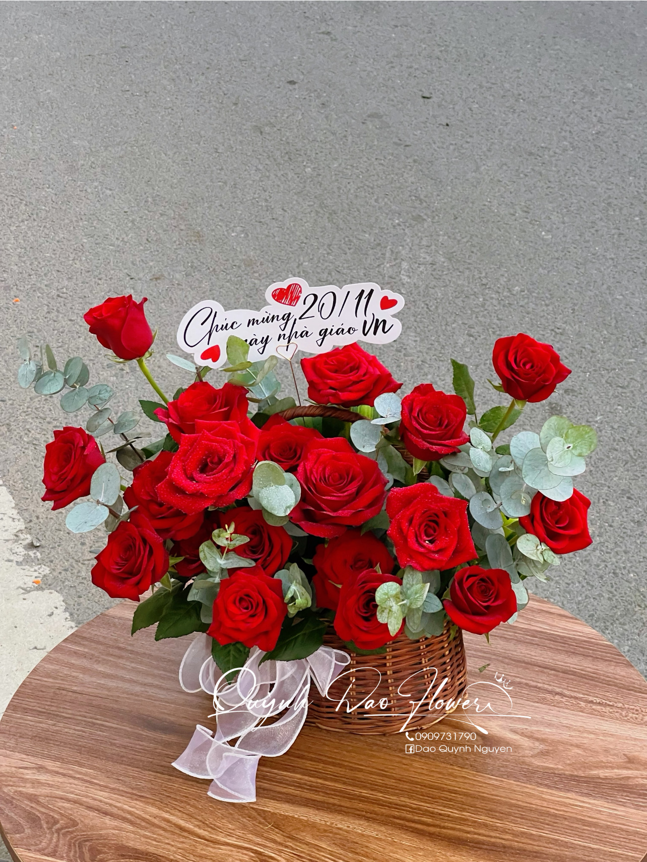 Giỏ hoa Hồng đỏ nhỏ xinh tặng chúc mừng 