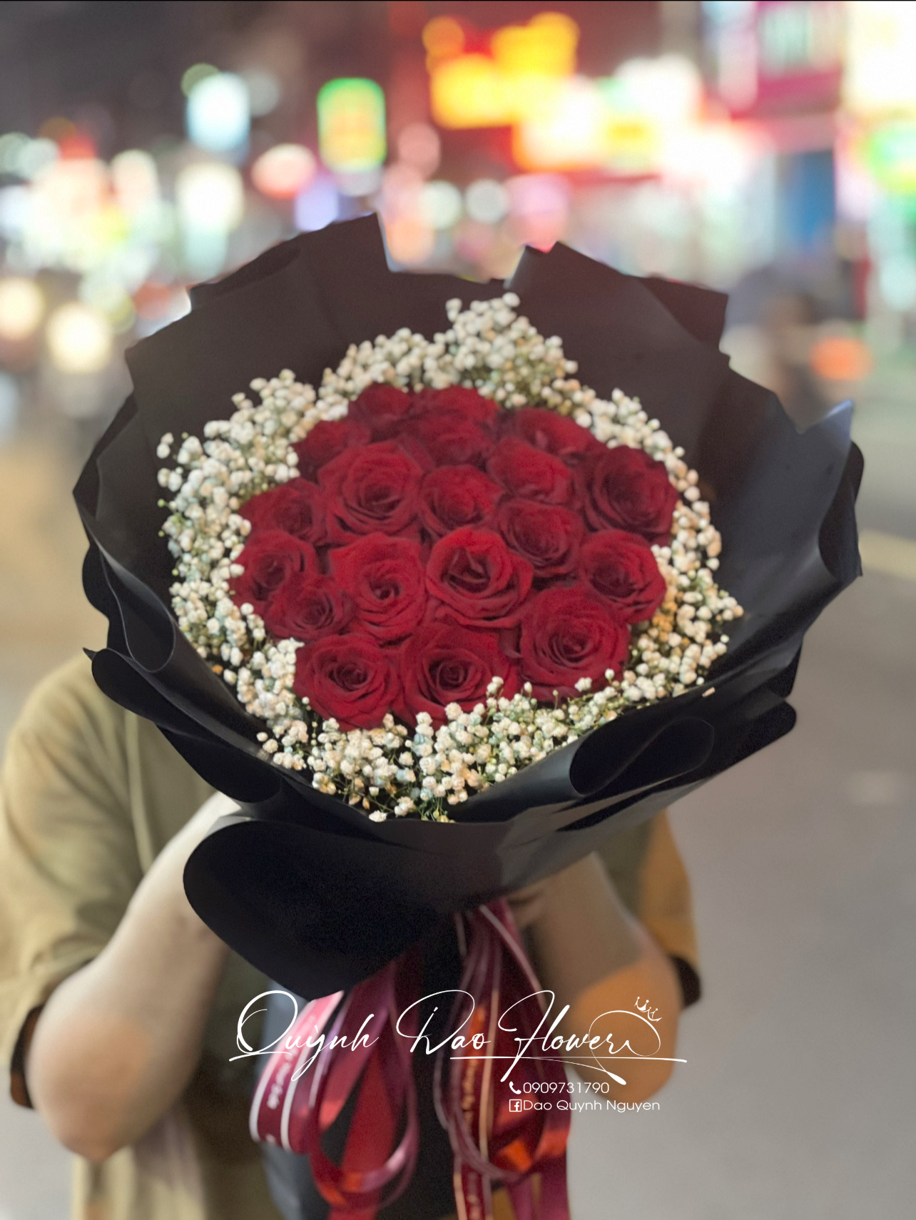 Bó hoa hồng đỏ 20 bông mix baby