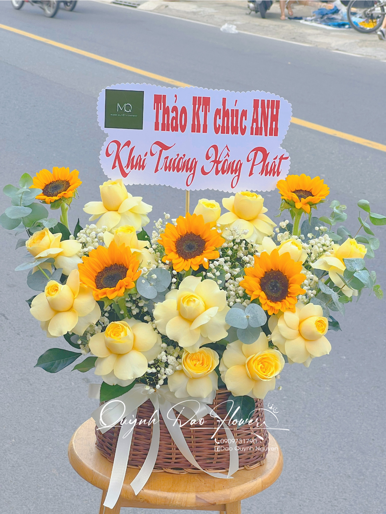 Giỏ hoa khai trương hướng dương thuận an 