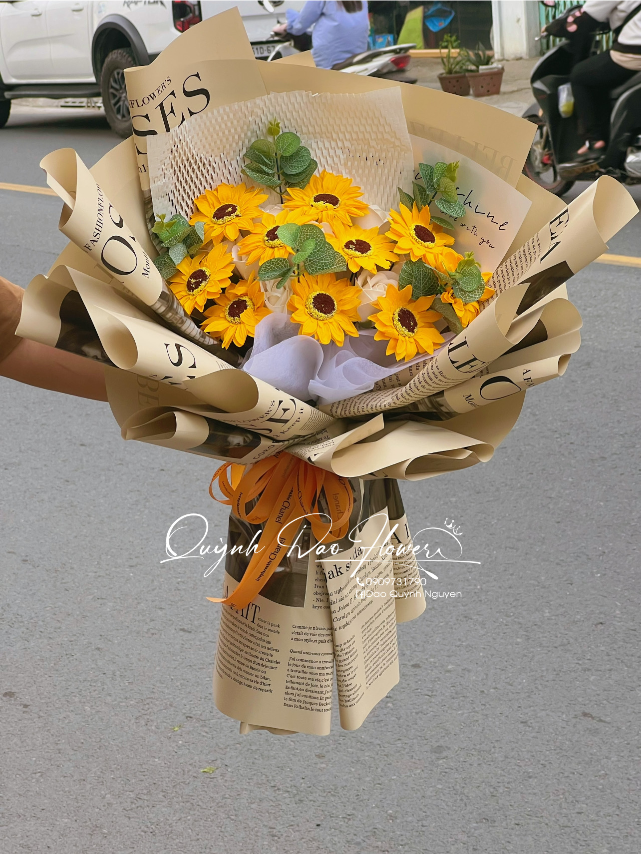 Bó hoa hướng dương sáp tri ân thầy cô