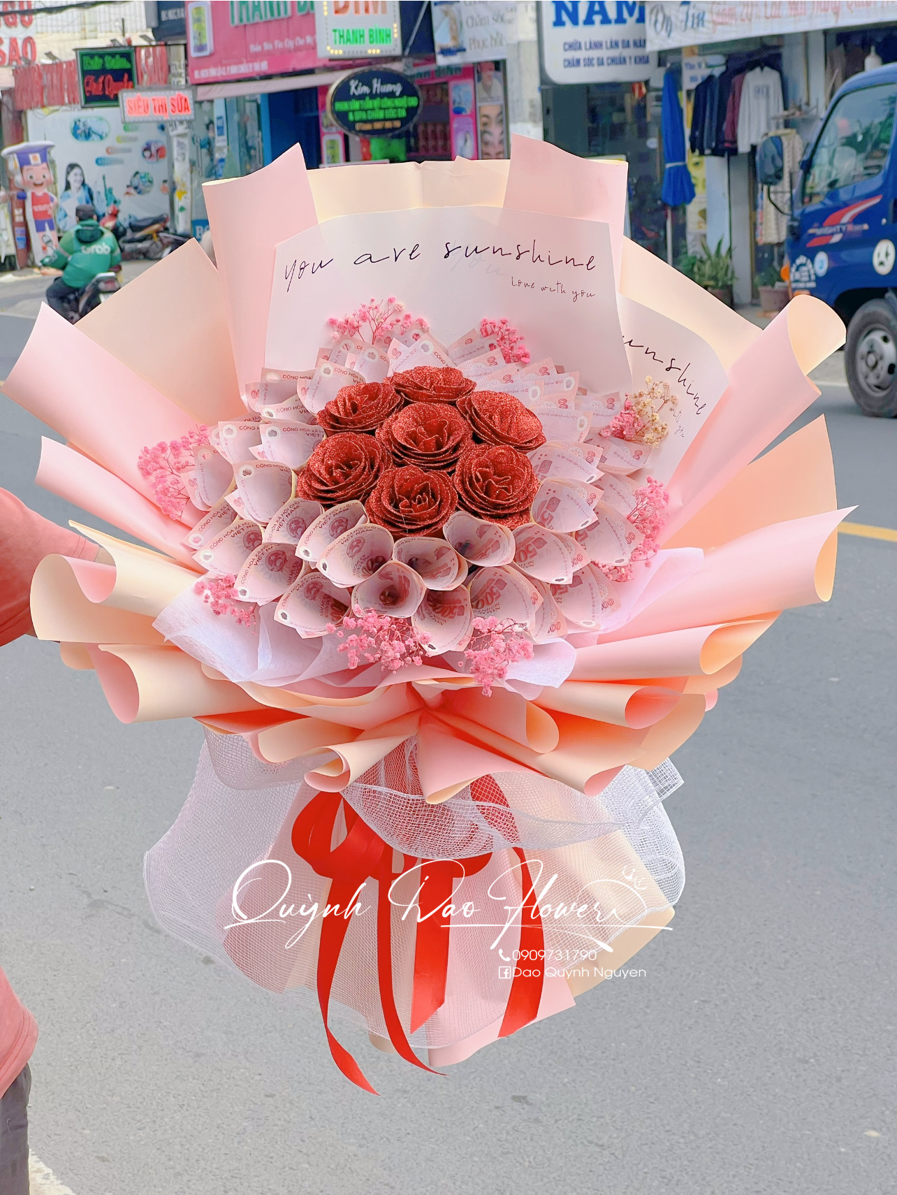 Bó hoa tiền 2 triệu
